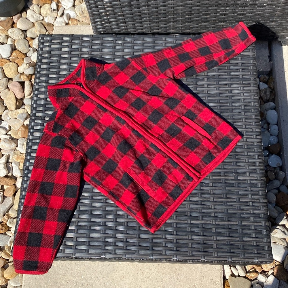Baby Gap fleece. Red and black Buffalo check. Good condition. Cozy! Size 4T.